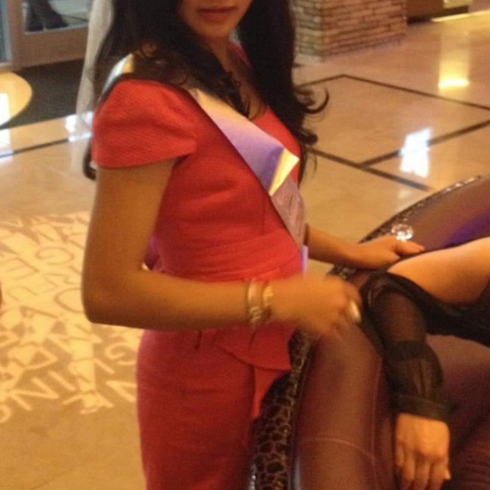 Max and Cleo bodycon pink dress